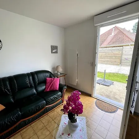 Holiday home Maison Des Rosiers