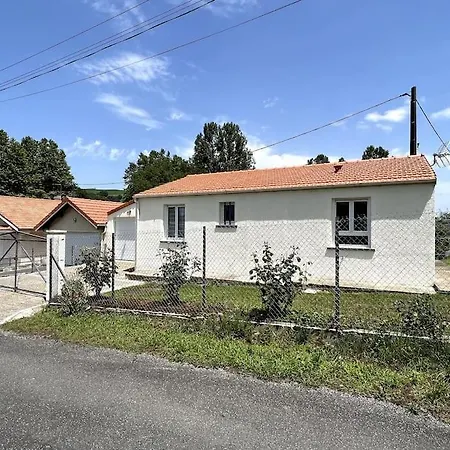 Maison Des Rosiers * לורדה